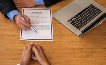 How to Hire Employees or Contractors in Lithuania